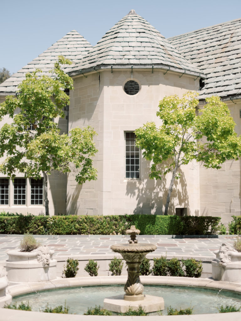 greystone mansion wedding venue in Beverly Hills for a garden wedding
